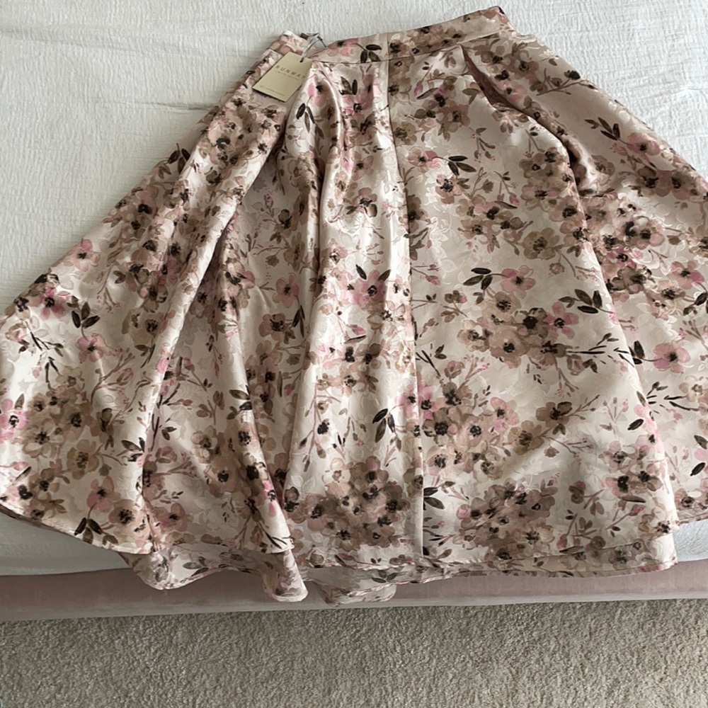 Lauren Conrad size 6 floral skirt